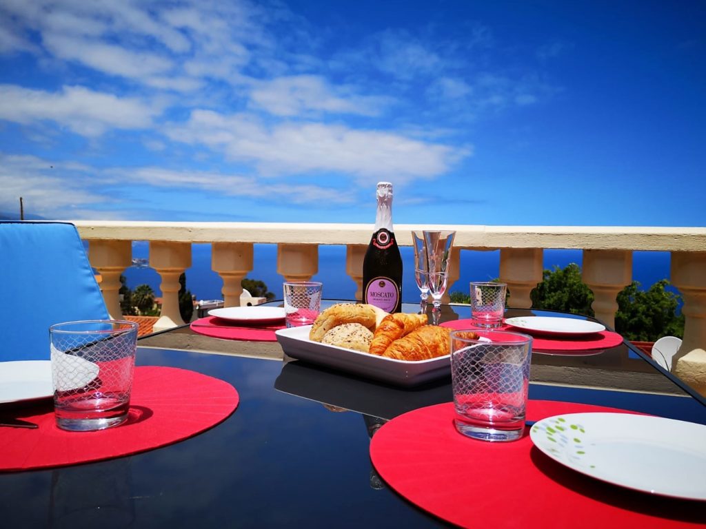 Ferienhaus Teneriffa Nord La Quinta Esstisch